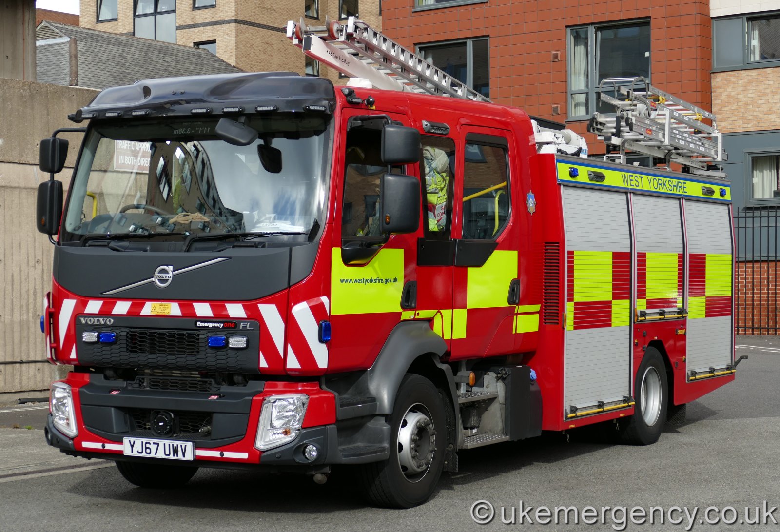 YJ67 UWV WYFRS Volvo FL / Emergency One – UK Emergency Vehicles