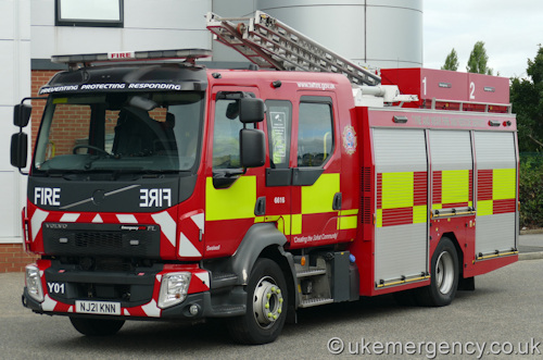 NJ21 KNN Tyne and Wear Fire and Rescue Service Volvo FL / Emergency ..